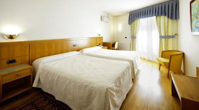Hotel Florida Arteixo Bilik gambar